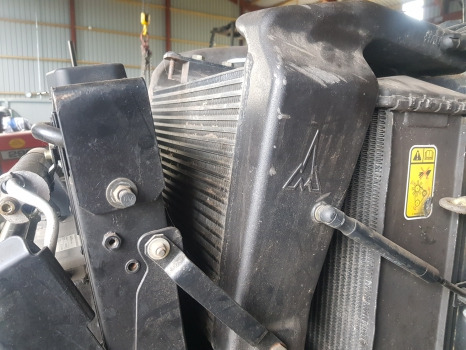 Deutz Agrotron M620, M610, M615, M600,ttv Intercooler 0.015.6910.2/20 - Radiateur: photos 1 Deutz Agrotron M620, M610, M615, M600,ttv Intercooler 0.015.6910.2/20 - Radiateur: photos 1