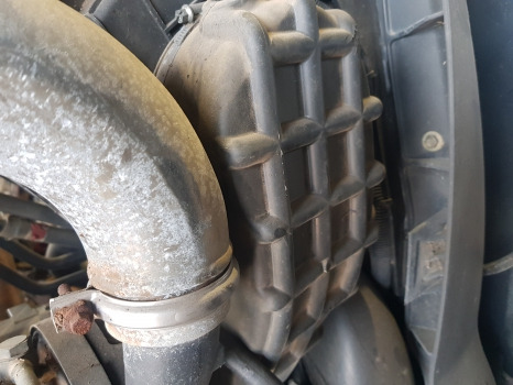 Deutz Agrotron M620, M610,ttv610, Air Filter Housing 0.013.9314.4, 0.016.8272.4 - Système d'admission d'air: photos 5 Deutz Agrotron M620, M610,ttv610, Air Filter Housing 0.013.9314.4, 0.016.8272.4 - Système d'admission d'air: photos 5