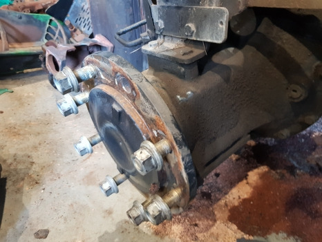 Deutz Agrotron M620 Rear Axle Hub Complete Lhs 0.900.0955.0, 0.900.1363.9 - Essieu arrière: photos 2 Deutz Agrotron M620 Rear Axle Hub Complete Lhs 0.900.0955.0, 0.900.1363.9 - Essieu arrière: photos 2