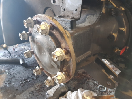 Deutz Agrotron M620 Rear Axle Hub Complete Rhs 0.900.0955.0, 0.900.1363.9 - Essieu arrière: photos 2 Deutz Agrotron M620 Rear Axle Hub Complete Rhs 0.900.0955.0, 0.900.1363.9 - Essieu arrière: photos 2