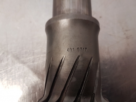 Deutz D780706, 07, Dx 3.70, Dx 3.90, D6806, Transmission Shaft Original 04310717 - Transmission pour Tracteur agricole: photos 4 Deutz D780706, 07, Dx 3.70, Dx 3.90, D6806, Transmission Shaft Original 04310717 - Transmission pour Tracteur agricole: photos 4