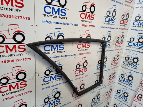 Deutz D7807c, D07c Series, Cab Door Glass Seal Rh 04339844, 0339845 - Portière et pièces: photos 3 Deutz D7807c, D07c Series, Cab Door Glass Seal Rh 04339844, 0339845 - Portière et pièces: photos 3