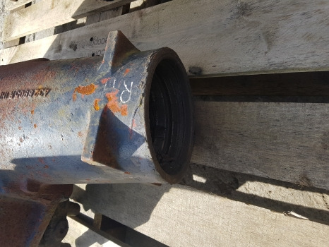 Deutz Dx110, Dx120 Rear Axle Housing Rhs 4328905r, 4328905r1h1, 04374053 - Essieu arrière: photos 3 Deutz Dx110, Dx120 Rear Axle Housing Rhs 4328905r, 4328905r1h1, 04374053 - Essieu arrière: photos 3