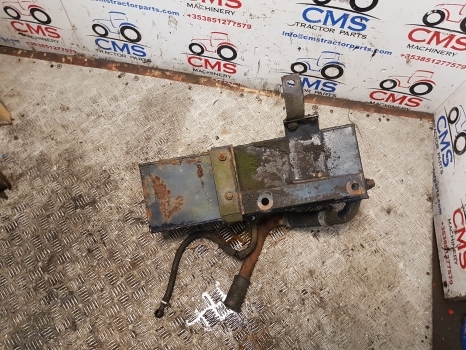 Deutz Dxbis110, 120, 85, 90, Dxab, Hydraulic Tank 04308278, 04338077 - Réservoir hydraulique pour Tracteur agricole: photos 4 Deutz Dxbis110, 120, 85, 90, Dxab, Hydraulic Tank 04308278, 04338077 - Réservoir hydraulique pour Tracteur agricole: photos 4