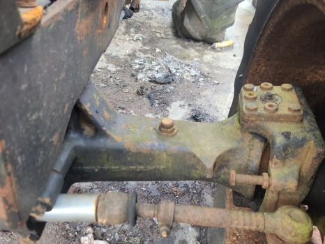 Deutz-fahr Dx4.57 Front Axle Housing Lhs 102841 102841, 04386762, 04388595 - Essieu avant: photos 3 Deutz-fahr Dx4.57 Front Axle Housing Lhs 102841 102841, 04386762, 04388595 - Essieu avant: photos 3