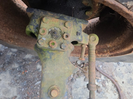 Deutz-fahr Dx4.57 Front Axle Hub Lhs Complete 04358295, 04354203, 04386748 - Essieu avant: photos 5 Deutz-fahr Dx4.57 Front Axle Hub Lhs Complete 04358295, 04354203, 04386748 - Essieu avant: photos 5