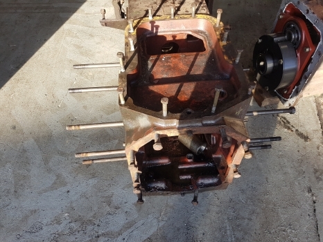 Fiat 1180 Rear Axle Central Case 5107674, 5107675 - Essieu arrière pour Tracteur agricole: photos 5 Fiat 1180 Rear Axle Central Case 5107674, 5107675 - Essieu arrière pour Tracteur agricole: photos 5