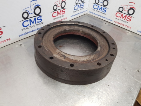 Fiat 140-90, 130-90, 160-90 Rear Axle Spacer Brake Housing 5117648, 5117658 - Essieu arrière: photos 2 Fiat 140-90, 130-90, 160-90 Rear Axle Spacer Brake Housing 5117648, 5117658 - Essieu arrière: photos 2