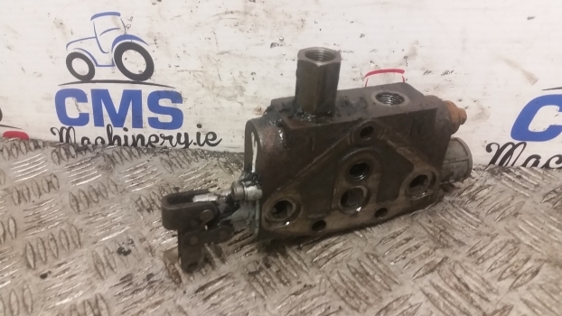 Fiat F110, F115, F120, F130, F140, F130 Dt Spool Control Valve 5161780 - Valve hydraulique pour Tracteur agricole: photos 2 Fiat F110, F115, F120, F130, F140, F130 Dt Spool Control Valve 5161780 - Valve hydraulique pour Tracteur agricole: photos 2