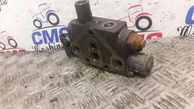 Fiat F110, F115, F120, F130, F140, F130 Dt Spool Control Valve 5161780 - Valve hydraulique pour Tracteur agricole: photos 3 Fiat F110, F115, F120, F130, F140, F130 Dt Spool Control Valve 5161780 - Valve hydraulique pour Tracteur agricole: photos 3