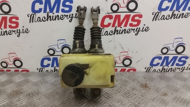 Fiat F140, F Series, Brakes Master Cylinder Assembly 5145630, 5145631 - Cylindre de frein pour Tracteur agricole: photos 3 Fiat F140, F Series, Brakes Master Cylinder Assembly 5145630, 5145631 - Cylindre de frein pour Tracteur agricole: photos 3