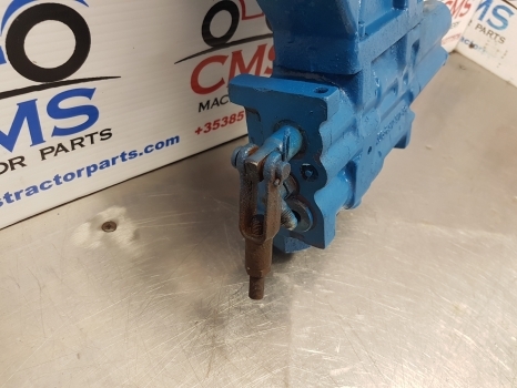 Ford 10, 30, 40, Ts10 Tw Series, Single Hydraulic Spool Valve Assy 81864873 - Valve hydraulique pour Tracteur agricole: photos 3 Ford 10, 30, 40, Ts10 Tw Series, Single Hydraulic Spool Valve Assy 81864873 - Valve hydraulique pour Tracteur agricole: photos 3