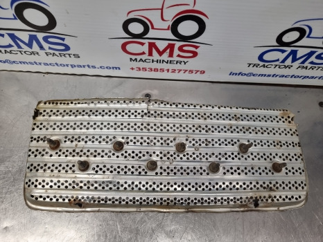 Ford 2000, 3000, 5000 Nose Cone Grille, Grill Panel C7nn8150g - Calandre: photos 4 Ford 2000, 3000, 5000 Nose Cone Grille, Grill Panel C7nn8150g - Calandre: photos 4