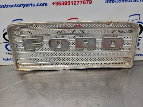 Ford 2000, 3000, 5000 Nose Cone Grille, Grill Panel C7nn8150g - Calandre: photos 1 Ford 2000, 3000, 5000 Nose Cone Grille, Grill Panel C7nn8150g - Calandre: photos 1