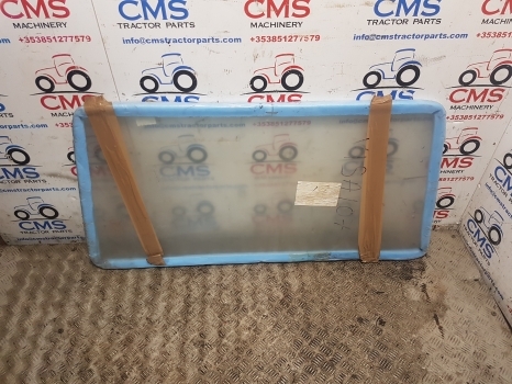 Ford 2600, 3600, 4600, 5600, 6600, 7600, 4100 Cab Glass Rear Upper 83909853 - Fenêtre et pièces pour Tracteur agricole: photos 1 Ford 2600, 3600, 4600, 5600, 6600, 7600, 4100 Cab Glass Rear Upper 83909853 - Fenêtre et pièces pour Tracteur agricole: photos 1