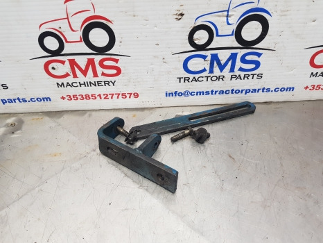 Ford 2810, 4610, 4600 Alternator Bracket Kit D3nn10239a, 81837759 - Alternateur pour Machine agricole: photos 1 Ford 2810, 4610, 4600 Alternator Bracket Kit D3nn10239a, 81837759 - Alternateur pour Machine agricole: photos 1