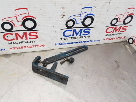 Ford 2810, 4610, 4600 Alternator Bracket Kit D3nn10239a, 81837759 - Alternateur pour Machine agricole: photos 2 Ford 2810, 4610, 4600 Alternator Bracket Kit D3nn10239a, 81837759 - Alternateur pour Machine agricole: photos 2