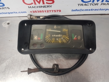 Ford 30 Series 4630 Dash, 3430, 3230, 3930 Board Clock Instrument Panel 83983617 - Panel de instrumentos pour Tracteur agricole: photos 2 Ford 30 Series 4630 Dash, 3430, 3230, 3930 Board Clock Instrument Panel 83983617 - Panel de instrumentos pour Tracteur agricole: photos 2