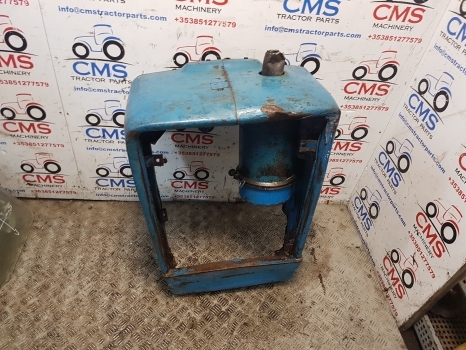 Ford 3000, 2000, 2600, 3600, 3900, 4110 Nose Cone D4nn8n202d, 83900735 - Carrosserie et extérieur pour Tracteur agricole: photos 1 Ford 3000, 2000, 2600, 3600, 3900, 4110 Nose Cone D4nn8n202d, 83900735 - Carrosserie et extérieur pour Tracteur agricole: photos 1