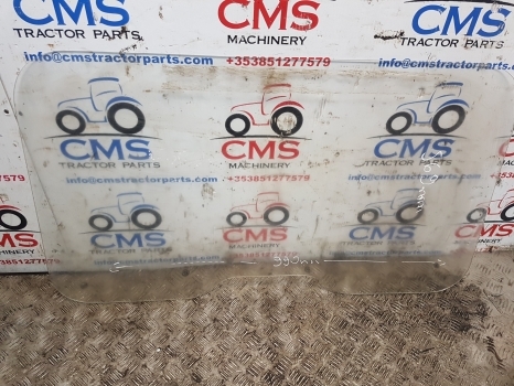 Ford 3000, 2000, 2600, 3600 Cab Front Glass 81822764 - Fenêtre et pièces pour Tracteur agricole: photos 2 Ford 3000, 2000, 2600, 3600 Cab Front Glass 81822764 - Fenêtre et pièces pour Tracteur agricole: photos 2