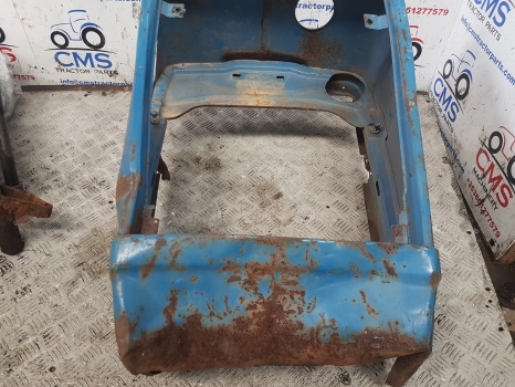 Ford 3000, 4000, 2000, 2300, 3400, 7000, 4400 Nose Cone C7nn8n202v, 83909882 - Carrosserie et extérieur pour Tracteur agricole: photos 4 Ford 3000, 4000, 2000, 2300, 3400, 7000, 4400 Nose Cone C7nn8n202v, 83909882 - Carrosserie et extérieur pour Tracteur agricole: photos 4