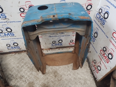 Ford 3000, 4000, 2000, 2300, 3400, 7000, 4400 Nose Cone C7nn8n202v, 83909882 - Carrosserie et extérieur pour Tracteur agricole: photos 1 Ford 3000, 4000, 2000, 2300, 3400, 7000, 4400 Nose Cone C7nn8n202v, 83909882 - Carrosserie et extérieur pour Tracteur agricole: photos 1
