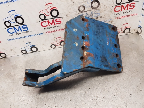 Ford 40 Series 5640, 6640, 7840, 8240, 8340 Lift Assistor Bracket Lhs 82031397 - Hydraulique: photos 2 Ford 40 Series 5640, 6640, 7840, 8240, 8340 Lift Assistor Bracket Lhs 82031397 - Hydraulique: photos 2