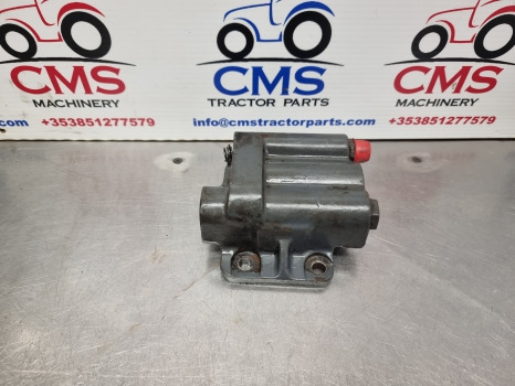 Ford 40 Series, 7840, 8240, 8340, Ts, Hydraulic Valve F2nnr947aa, 81878459 - Valve hydraulique pour Machine agricole: photos 1 Ford 40 Series, 7840, 8240, 8340, Ts, Hydraulic Valve F2nnr947aa, 81878459 - Valve hydraulique pour Machine agricole: photos 1