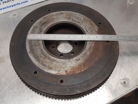 Ford 4100, 4200, 4410, 4500 Engine Flywheel E0nn6375fa, C7nn6375k, 86529653 - Volant moteur pour Tracteur agricole: photos 5 Ford 4100, 4200, 4410, 4500 Engine Flywheel E0nn6375fa, C7nn6375k, 86529653 - Volant moteur pour Tracteur agricole: photos 5