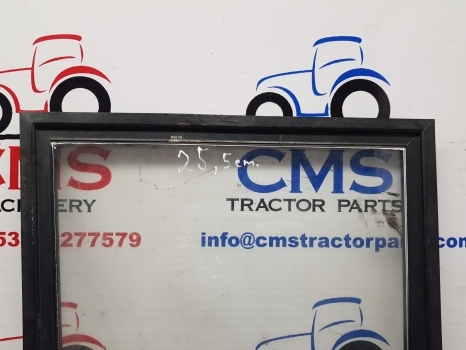 Ford 4610, 6610, 6710, 5610 Ap Cab Knee Glass Rhs 83931985, E2nn94000r68aa - Fenêtre et pièces pour Tracteur agricole: photos 4 Ford 4610, 6610, 6710, 5610 Ap Cab Knee Glass Rhs 83931985, E2nn94000r68aa - Fenêtre et pièces pour Tracteur agricole: photos 4