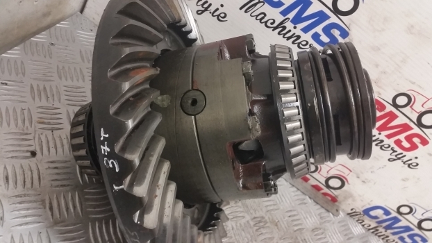 Ford 5000 Rear Bevel Gear (37:6) 81824192 And Differential C7nn4206a, 81816247 - Différentiel pour Tracteur agricole: photos 5 Ford 5000 Rear Bevel Gear (37:6) 81824192 And Differential C7nn4206a, 81816247 - Différentiel pour Tracteur agricole: photos 5