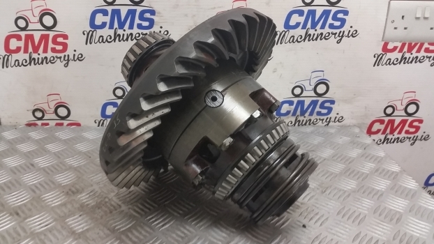 Ford 5000 Rear Bevel Gear (37:6) 81824192 And Differential C7nn4206a, 81816247 - Différentiel pour Tracteur agricole: photos 1 Ford 5000 Rear Bevel Gear (37:6) 81824192 And Differential C7nn4206a, 81816247 - Différentiel pour Tracteur agricole: photos 1