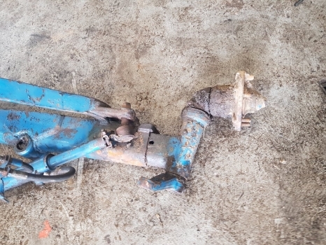 Ford 5610, 6410, 6610, 7610 Front Axle Complete 2wd - Essieu avant pour Tracteur agricole: photos 3 Ford 5610, 6410, 6610, 7610 Front Axle Complete 2wd - Essieu avant pour Tracteur agricole: photos 3