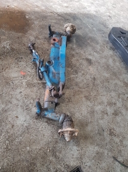 Ford 5610, 6410, 6610, 7610 Front Axle Complete 2wd - Essieu avant pour Tracteur agricole: photos 1 Ford 5610, 6410, 6610, 7610 Front Axle Complete 2wd - Essieu avant pour Tracteur agricole: photos 1