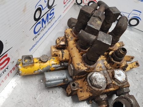 Ford 655, 655a, 550, 555, 555a Digger Loader Control Hydraulic Valve Complete - Valve hydraulique pour Tractopelle: photos 4 Ford 655, 655a, 550, 555, 555a Digger Loader Control Hydraulic Valve Complete - Valve hydraulique pour Tractopelle: photos 4
