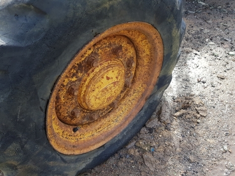 Ford 655c, 655d, 675d Front Axle Complete 18689, 124743, Car65472, Car120563 - Essieu avant pour Machine agricole: photos 2 Ford 655c, 655d, 675d Front Axle Complete 18689, 124743, Car65472, Car120563 - Essieu avant pour Machine agricole: photos 2