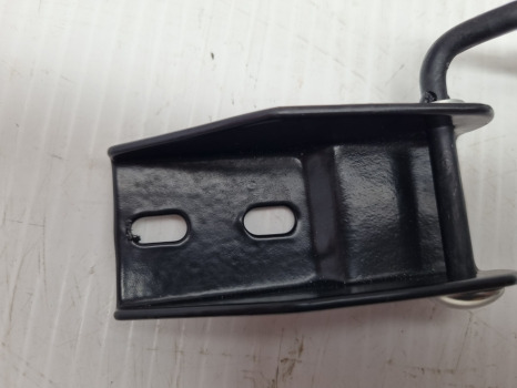 Ford 6610,7410, 5610, Tw Cab Rear Window Latch Rh 83909518, D6nn9440860a - Portière et pièces: photos 5 Ford 6610,7410, 5610, Tw Cab Rear Window Latch Rh 83909518, D6nn9440860a - Portière et pièces: photos 5