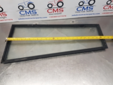 Ford 6610, 7410 Cab Low Panel Glass With Frame Rhs 83931985, E2nn94000r68aa - Fenêtre et pièces pour Tracteur agricole: photos 4 Ford 6610, 7410 Cab Low Panel Glass With Frame Rhs 83931985, E2nn94000r68aa - Fenêtre et pièces pour Tracteur agricole: photos 4