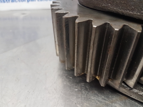 Ford 6640, 5640, 7740, Ts Half Axle Planetary Unit E9nn4n029cb, 81866257 - Essieu arrière pour Tracteur agricole: photos 5 Ford 6640, 5640, 7740, Ts Half Axle Planetary Unit E9nn4n029cb, 81866257 - Essieu arrière pour Tracteur agricole: photos 5