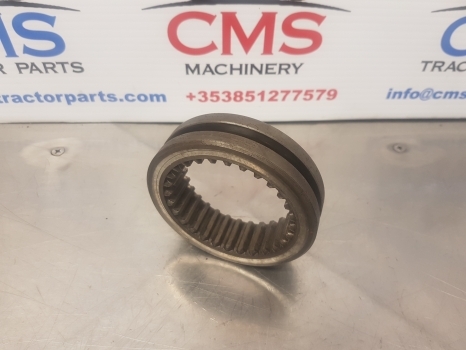 Ford 6640, 7840, 8240, Ts100, Tsa115 Transmission Coupling 81864533 - Boîte de vitesse et pièces pour Tracteur agricole: photos 2 Ford 6640, 7840, 8240, Ts100, Tsa115 Transmission Coupling 81864533 - Boîte de vitesse et pièces pour Tracteur agricole: photos 2