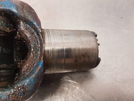 Ford 7710, 6710, Apl345, 350 Front Axle Fwd Drive Yoke Joint Zp7029310403 - Essieu avant pour Tracteur agricole: photos 3 Ford 7710, 6710, Apl345, 350 Front Axle Fwd Drive Yoke Joint Zp7029310403 - Essieu avant pour Tracteur agricole: photos 3