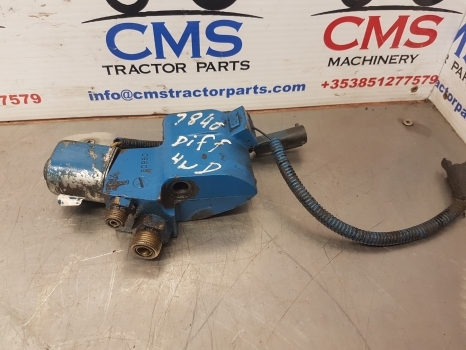 Ford 7840 Rear Differential Actuator Coupling 82014572, F0nn2n456ae, F0nn2n456af - Différentiel pour Tracteur agricole: photos 1 Ford 7840 Rear Differential Actuator Coupling 82014572, F0nn2n456ae, F0nn2n456af - Différentiel pour Tracteur agricole: photos 1