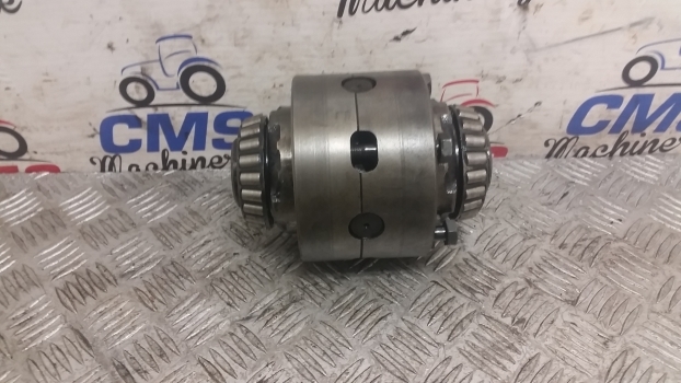 Ford 8340, 10, 40, Lb, Tlb Front Axle Differential Box Assy 9968055, 85827068 - Différentiel pour Tracteur agricole: photos 1 Ford 8340, 10, 40, Lb, Tlb Front Axle Differential Box Assy 9968055, 85827068 - Différentiel pour Tracteur agricole: photos 1