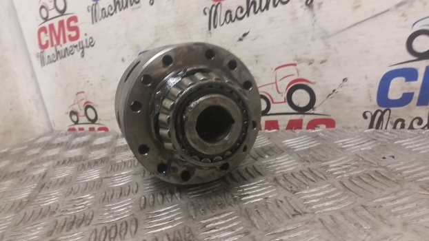Ford 8340, 10, 40, Lb, Tlb Front Axle Differential Box Assy 9968055, 85827068 - Différentiel pour Tracteur agricole: photos 5 Ford 8340, 10, 40, Lb, Tlb Front Axle Differential Box Assy 9968055, 85827068 - Différentiel pour Tracteur agricole: photos 5