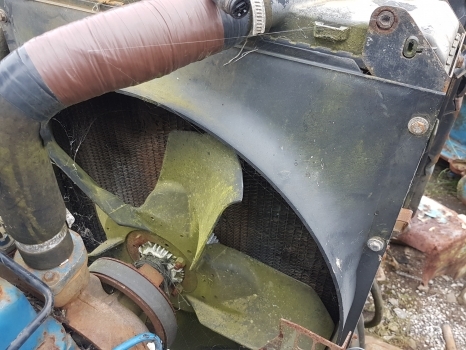 Ford 8340, 40 Series Engine Water Cooling Radiator 82015105, 82015099 - Radiateur pour Tracteur agricole: photos 3 Ford 8340, 40 Series Engine Water Cooling Radiator 82015105, 82015099 - Radiateur pour Tracteur agricole: photos 3
