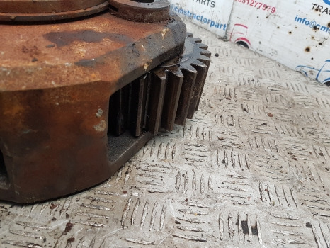 Ford 8630, Fiat 160-90, 180-90 Rear Axle Gear Carrier Assy 5136129, 5136127 - Essieu arrière: photos 5 Ford 8630, Fiat 160-90, 180-90 Rear Axle Gear Carrier Assy 5136129, 5136127 - Essieu arrière: photos 5