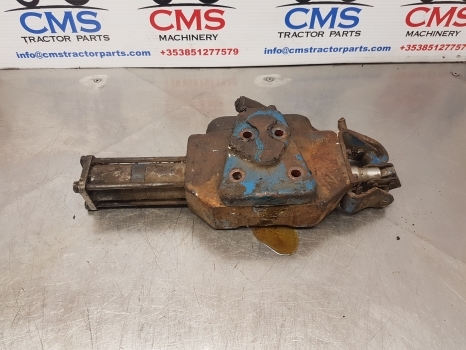Ford 8700, 9700, Tw Series Tw15. Hydraulic Remote Valve E2nnb950ea - Valve hydraulique pour Tracteur agricole: photos 1 Ford 8700, 9700, Tw Series Tw15. Hydraulic Remote Valve E2nnb950ea - Valve hydraulique pour Tracteur agricole: photos 1