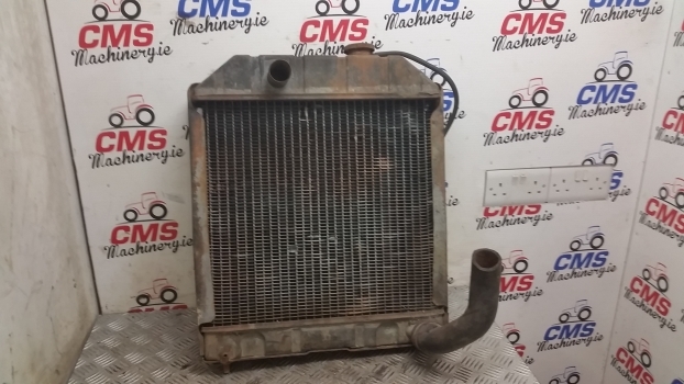 Ford Engine Water Cooling Radiator. Please See The Description. - Radiateur pour Tracteur agricole: photos 1 Ford Engine Water Cooling Radiator. Please See The Description. - Radiateur pour Tracteur agricole: photos 1