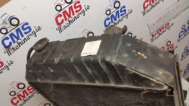 Ford Engine Water Cooling Radiator With Cowling 1 - Radiateur pour Tracteur agricole: photos 5 Ford Engine Water Cooling Radiator With Cowling 1 - Radiateur pour Tracteur agricole: photos 5