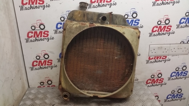 Ford Engine Water Cooling Radiator With Cowling - Radiateur pour Tracteur agricole: photos 1 Ford Engine Water Cooling Radiator With Cowling - Radiateur pour Tracteur agricole: photos 1
